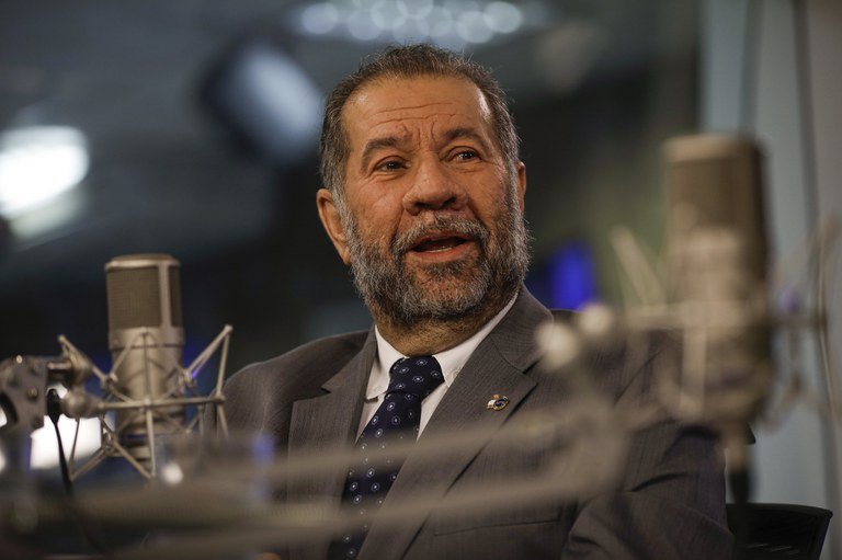 Lupi defende fim de desconto automático na folha de aposentados para evitar fraudes