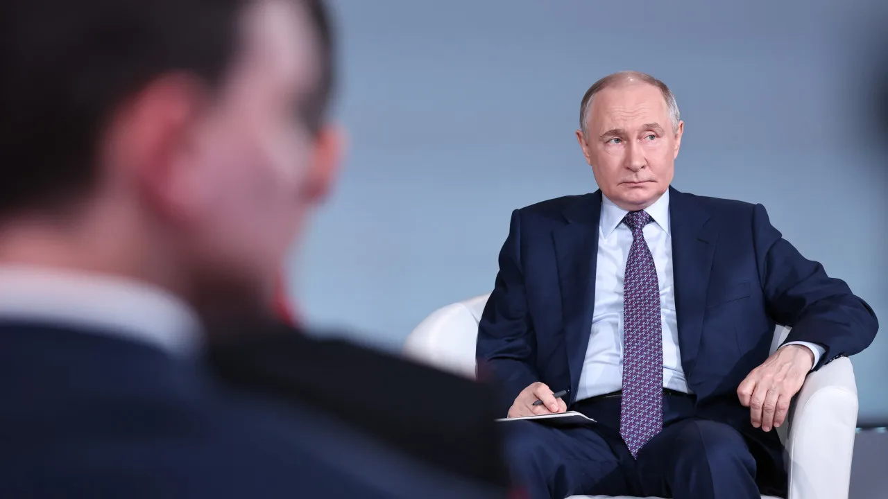 Putin assinala presença de combatentes franceses ao lado da Rússia